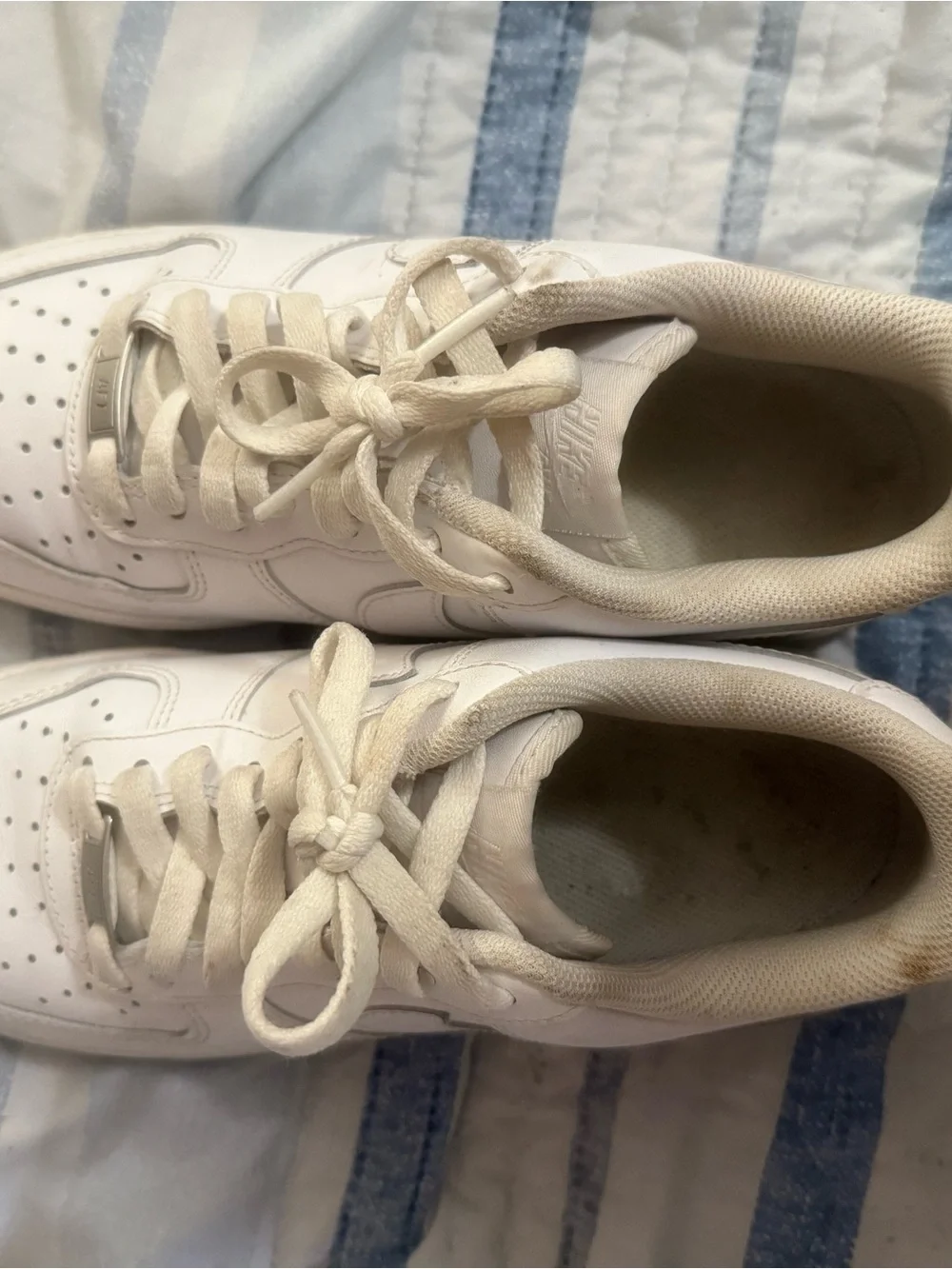 Women’s Air Force 1 low Triple White - Picture 3 of 7